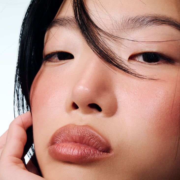 Peptide Lip Shape Lunge - Image 5